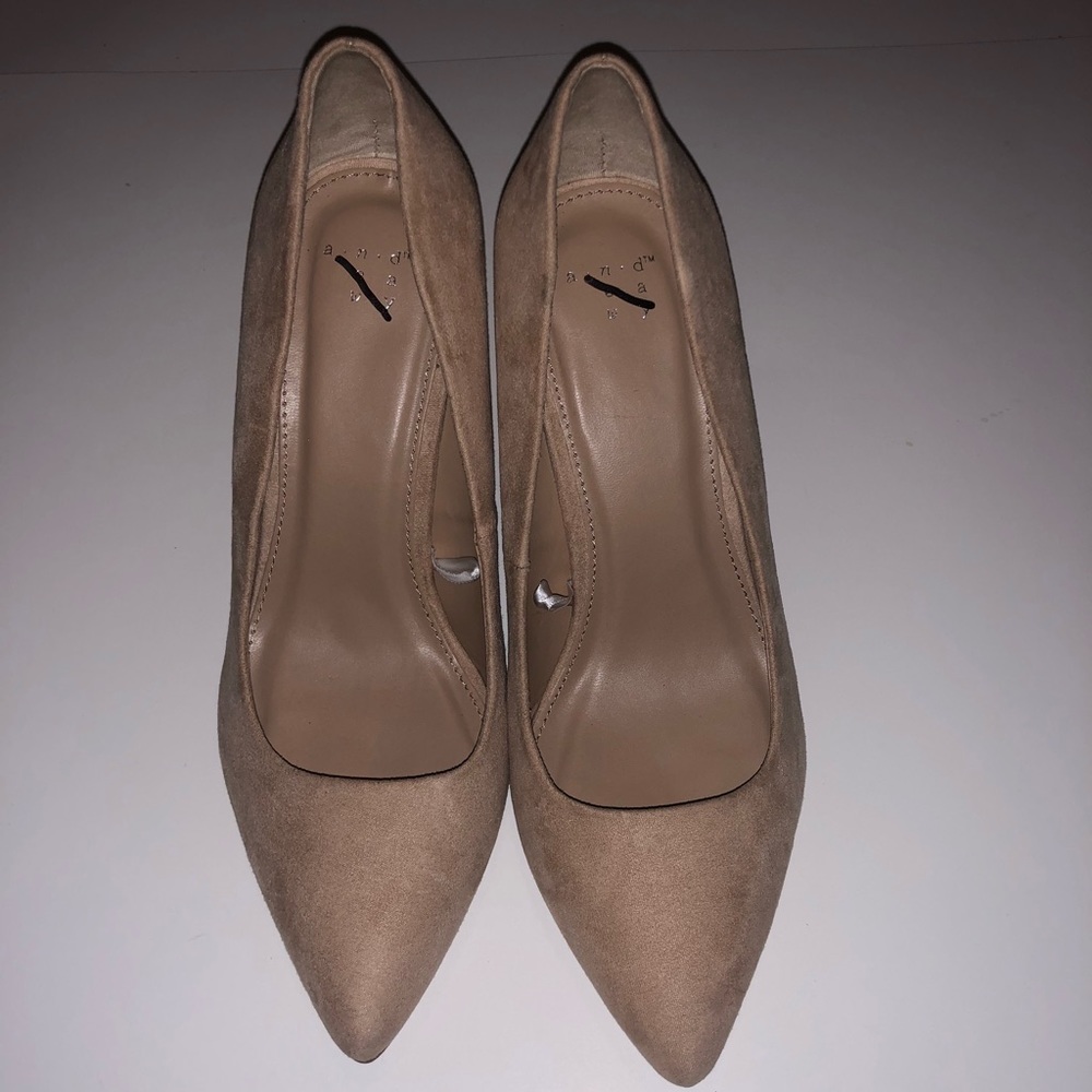 Woman medium heels